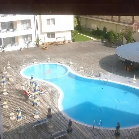 Central Plaza Апартамент